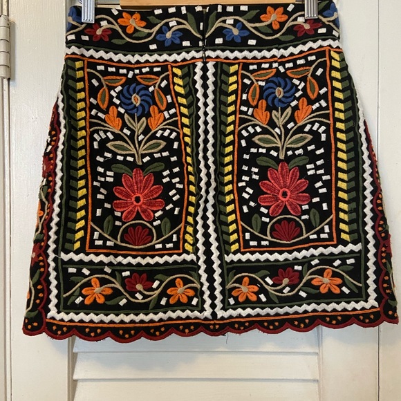 Zara Floral Embroidered Skirt - Picture 4 of 5